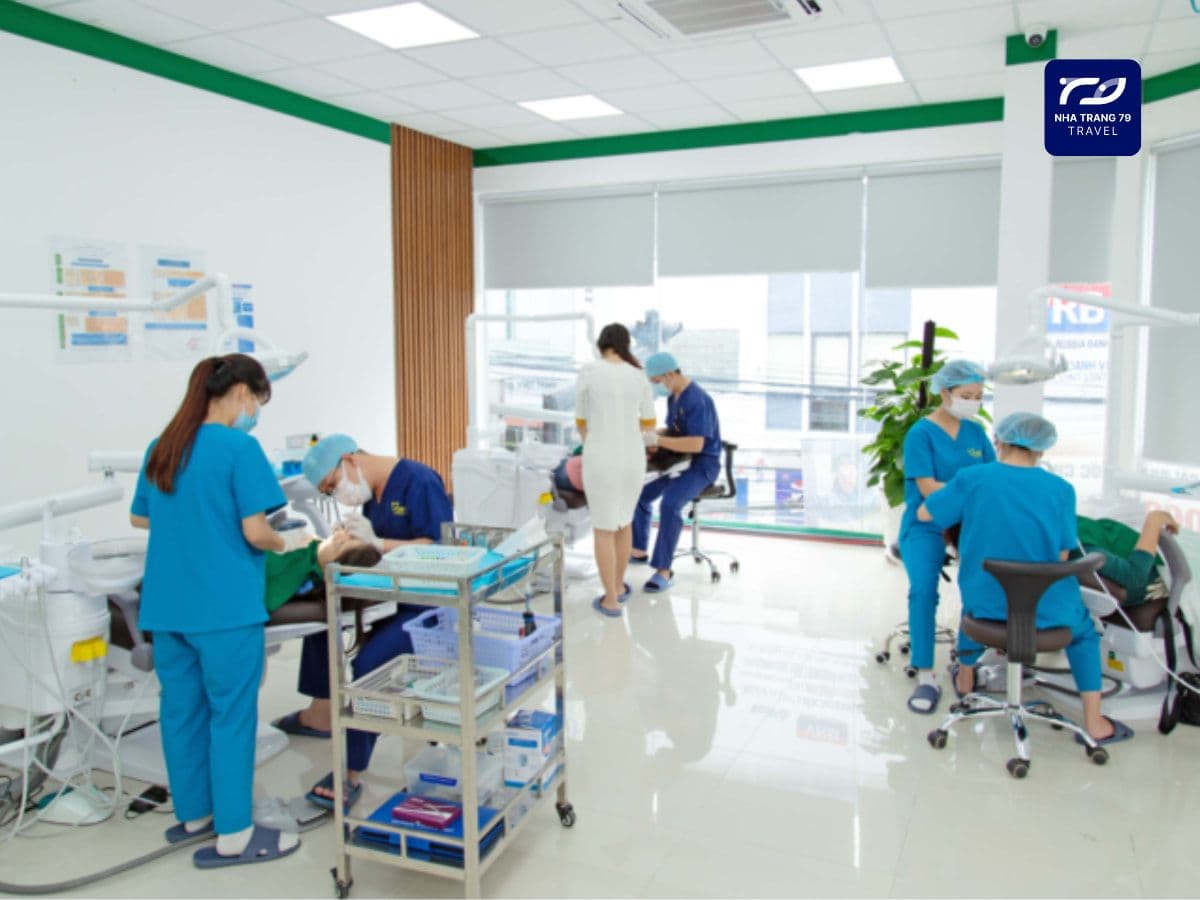 trồng răng implant nha trang