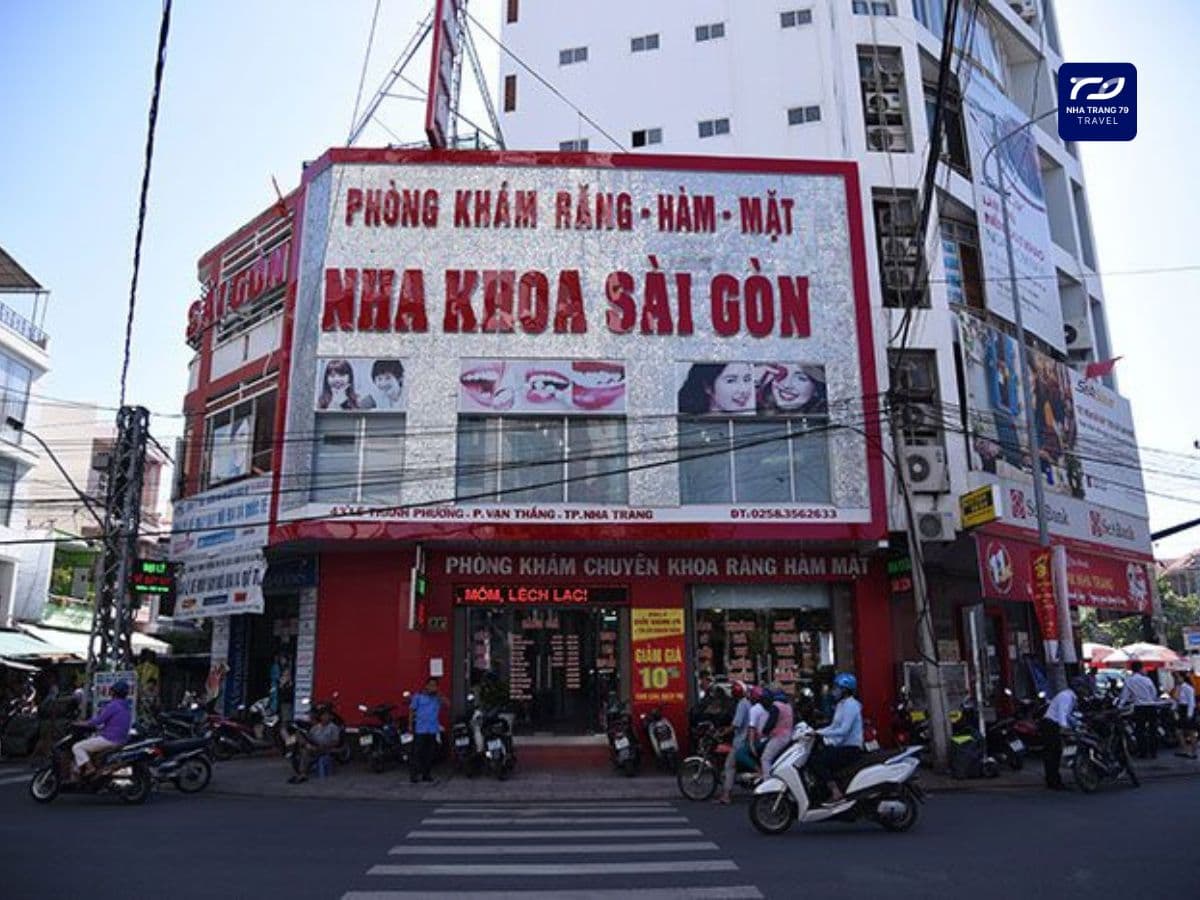 trồng răng implant nha trang
