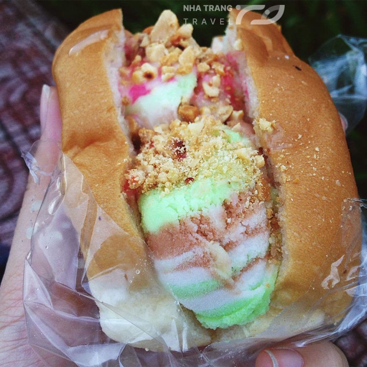 Bánh Mì Kẹp Kem Nha Trang