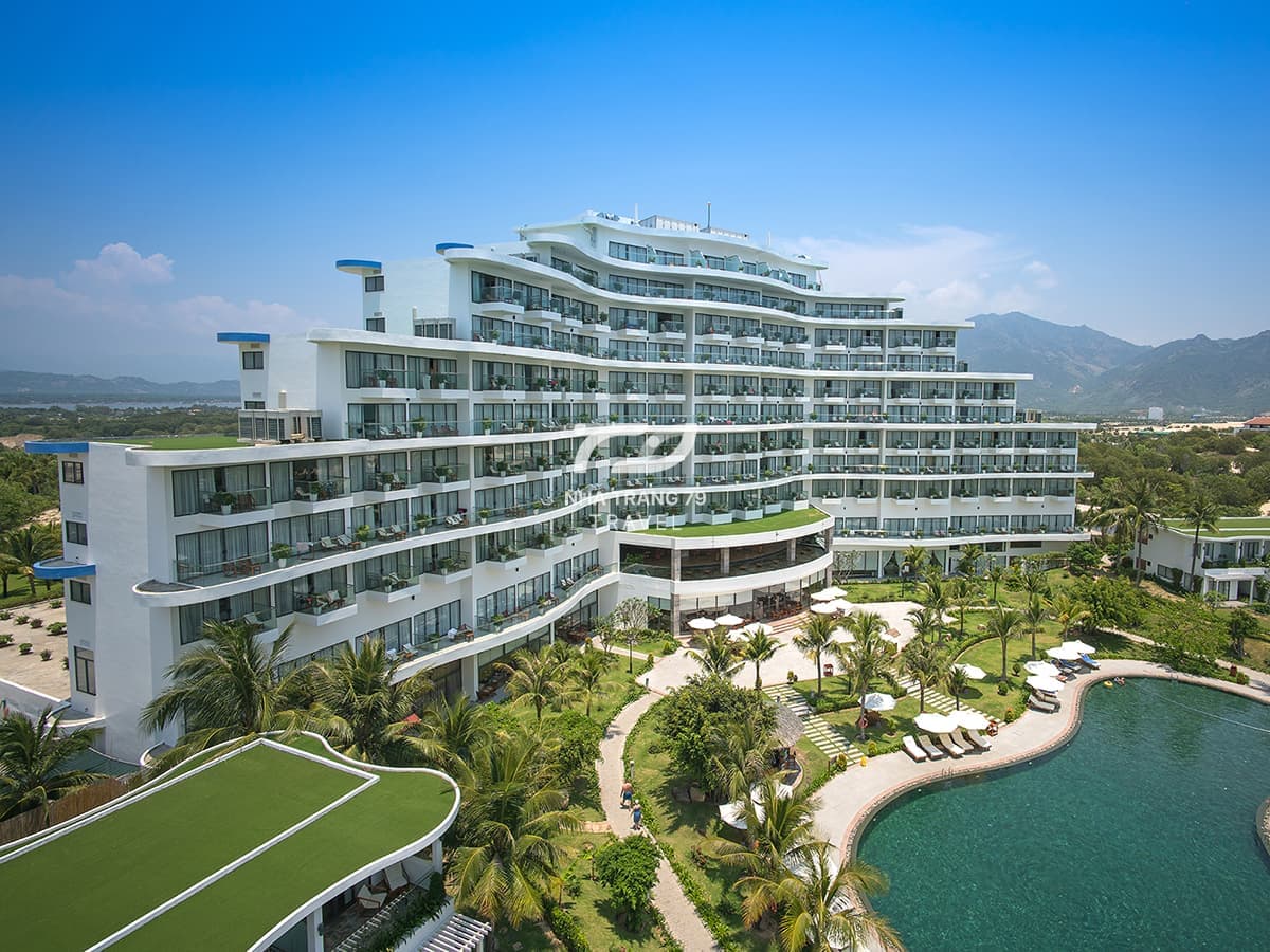 Cam Ranh Riviera Beach Resort & Spa