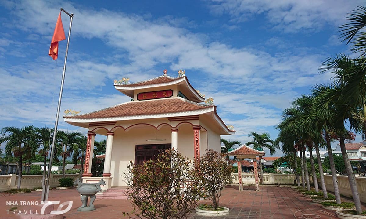 den-tho-tran-quy-cap-dien-khanh