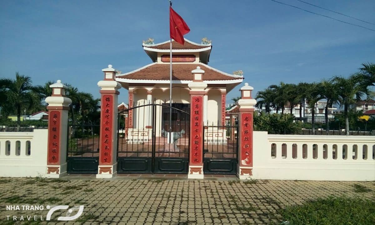 den-tho-tran-quy-cap-dien-khanh