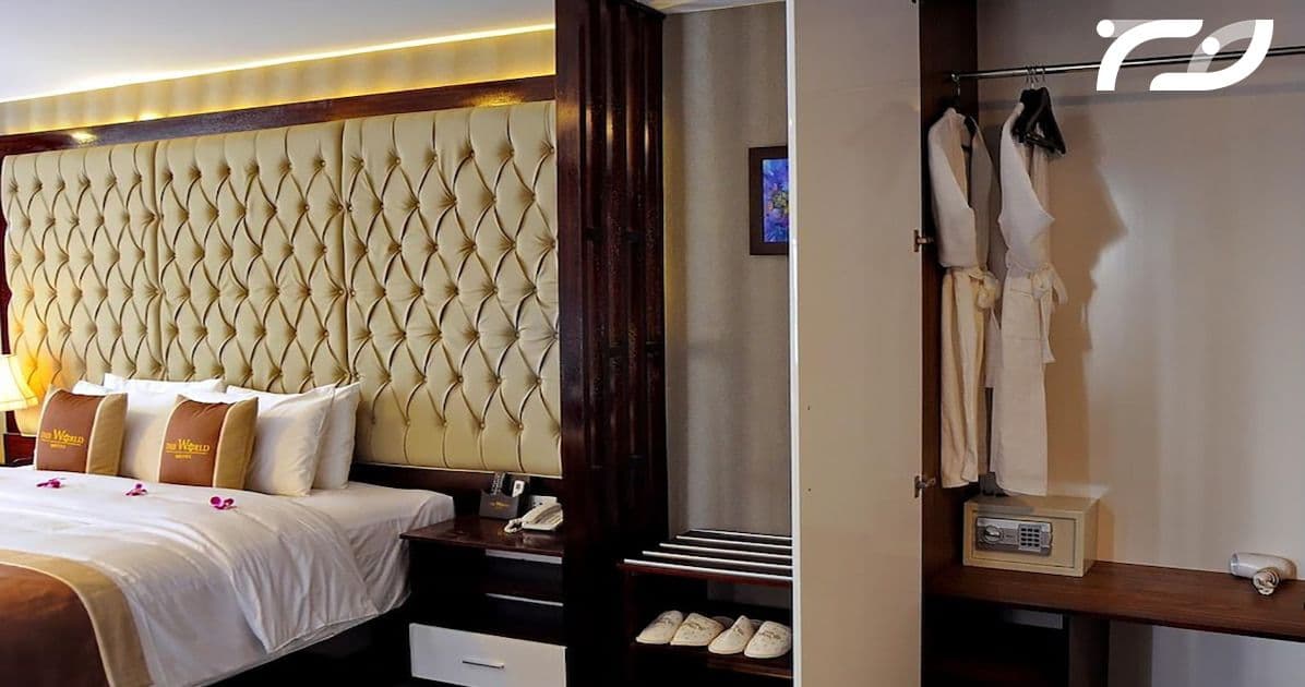 Phòng Senior Deluxe hướng phố
