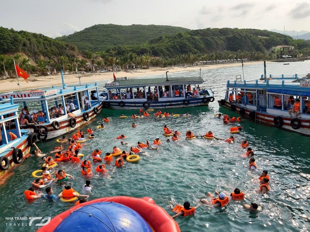 kinh-nghiem-di-tour-dao-robinson-nha-trang
