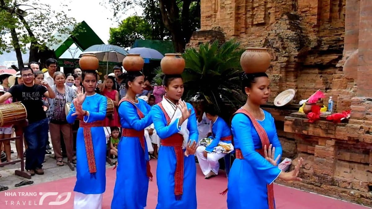 le-hoi-thap-ba-ponagar-nha-trang