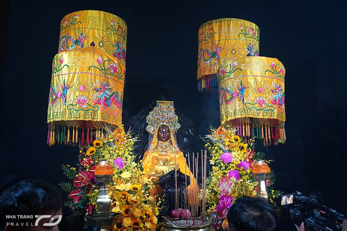 le-hoi-thap-ba-ponagar-nha-trang