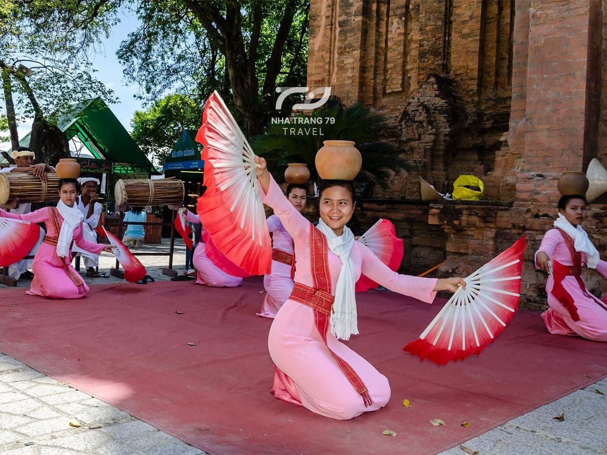 Lễ Hội Tháp Bà Ponagar