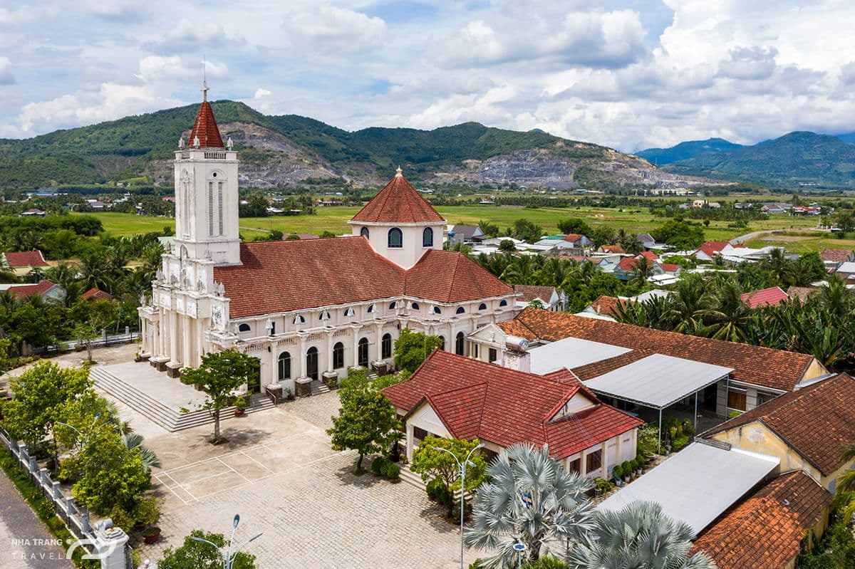 nha-tho-cay-vong-khanh-hoa