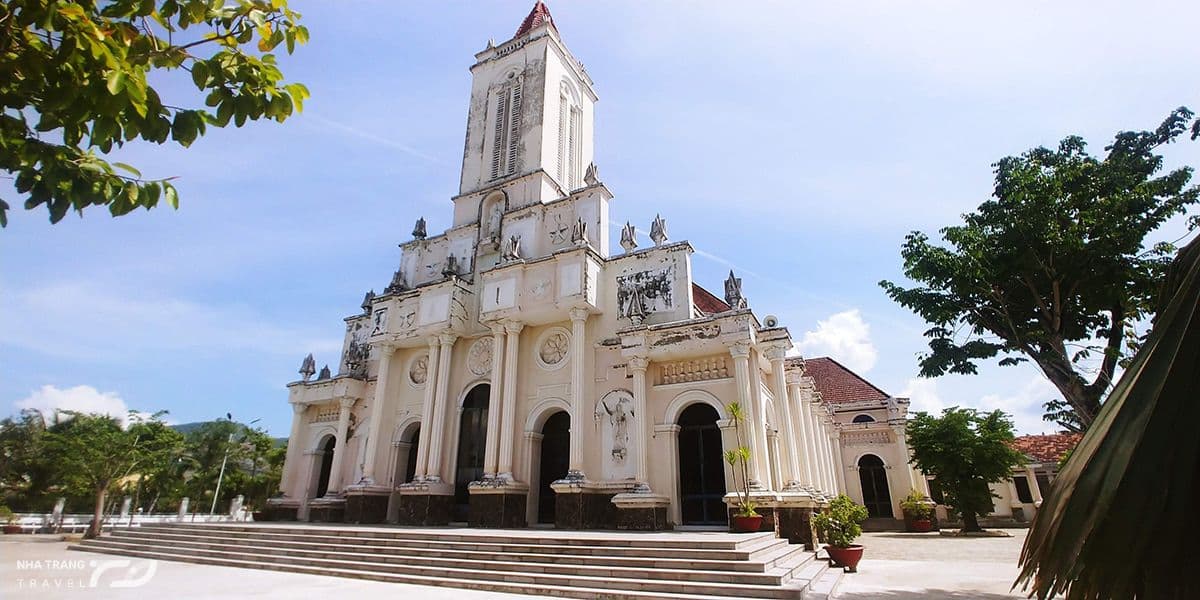 nha-tho-cay-vong-khanh-hoa