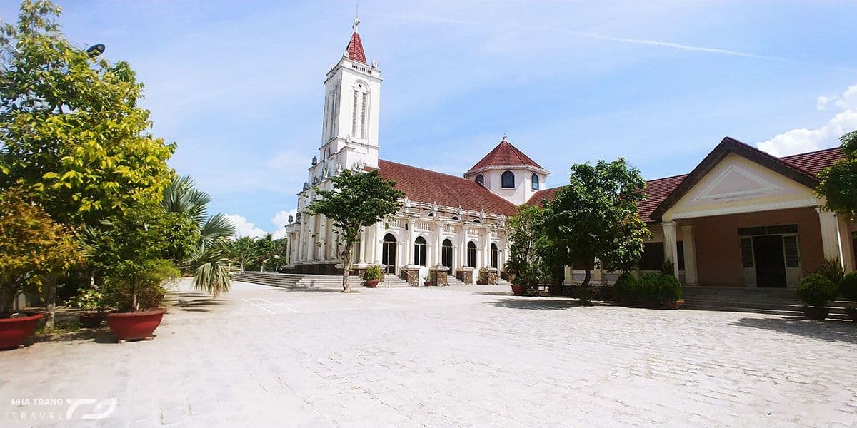 nha-tho-cay-vong-khanh-hoa