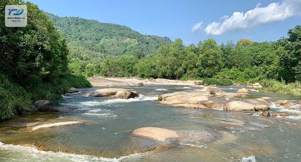 suoi-da-giang-nha-trang