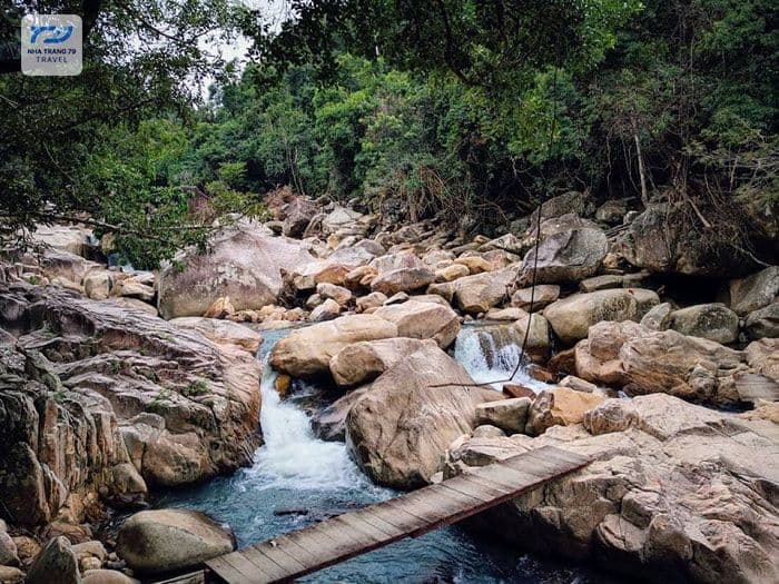 suoi-da-giang-nha-trang
