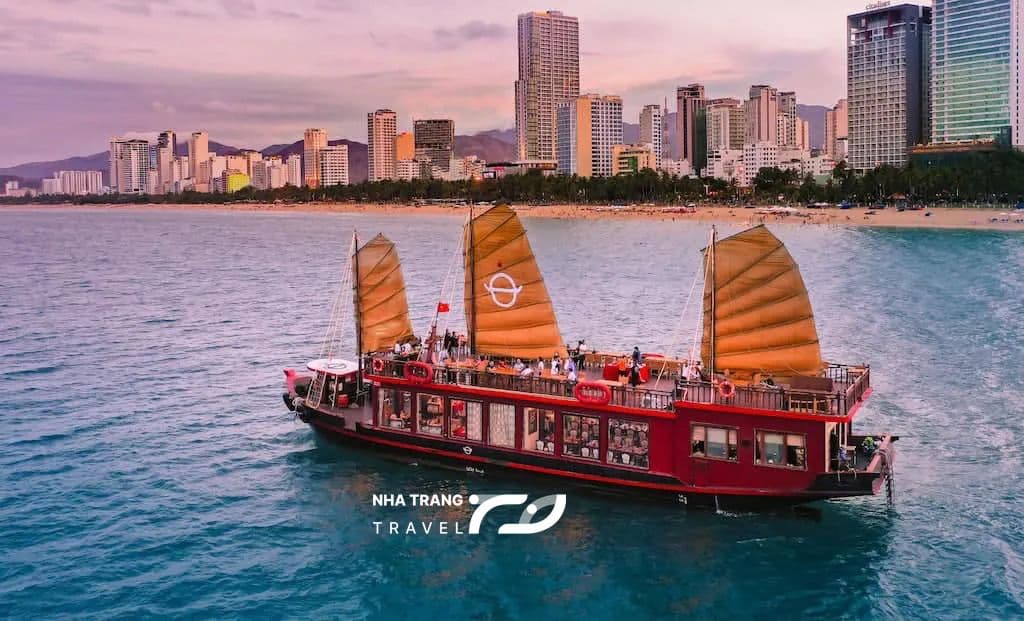 tour du thuyền nha trang